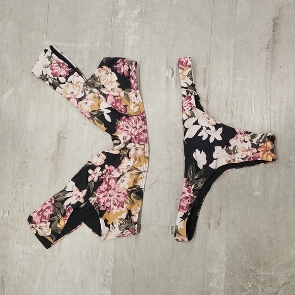 💕VITAMIN A💕 Bikini Capri Top + Rosie Cheeky Bottom Ambrosia Floral 10 L NWT - Picture 13 of 16